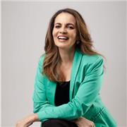 Professora e Coach Vocal Especialista em Canto Online e Presencial. Aulas Personalizadas para Todos os Níveis. Liberte Sua Voz!